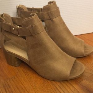 BRAND NEW CITY CLASSIFIED BOOTIES